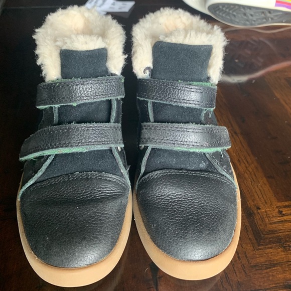 boys shearling boots